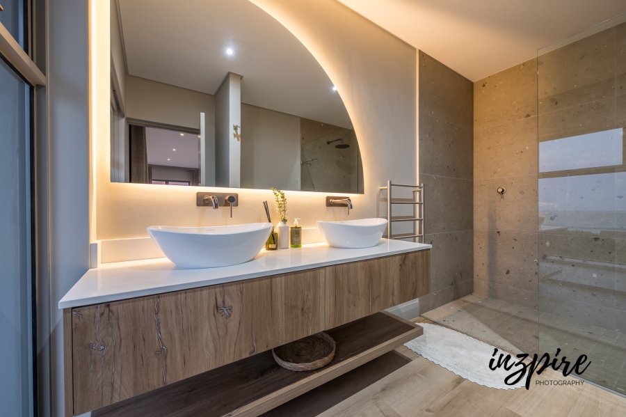 4 Bedroom Property for Sale in Glentana Western Cape